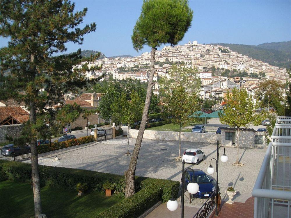 Hotel Certosa Padula Exterior photo